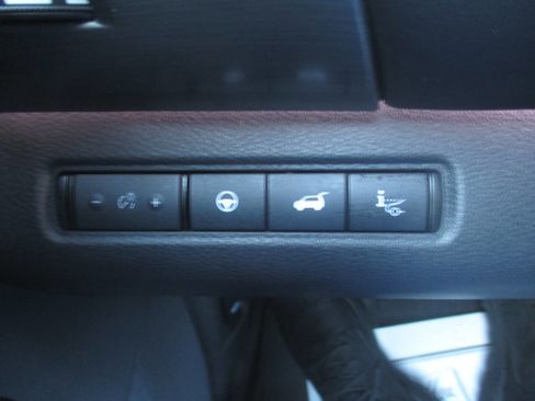 Used 2024 Nissan Pathfinder Platinum w/ Cargo Package image 13