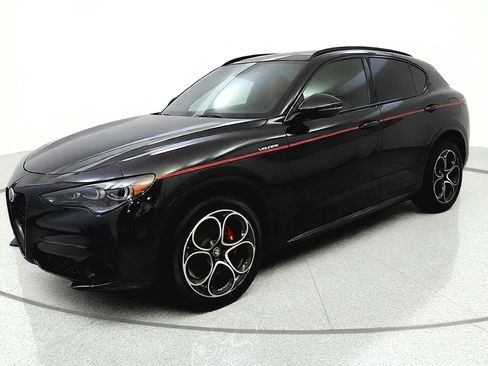 Used 2024 Alfa Romeo Stelvio Veloce AWD/4WD image 3