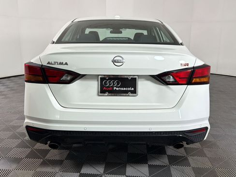 Used 2025 Nissan Altima 2.5 SR FWD image 8