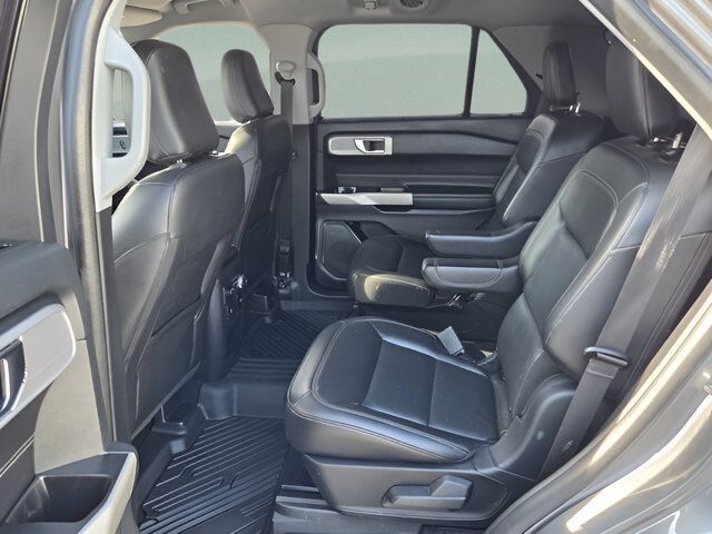 Used 2021 Ford Explorer Limited w/ Equipment Group 301A RWD image 10