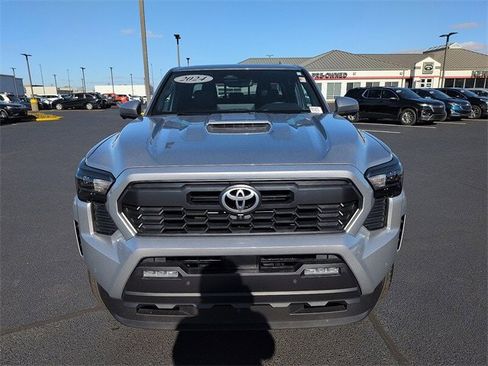 Used 2024 Toyota Tacoma TRD Sport image 2