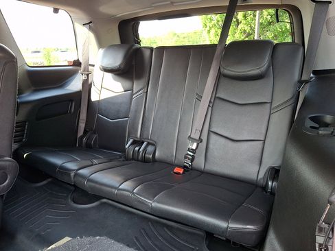 Used 2018 Cadillac Escalade Premium Luxury AWD/4WD image 10