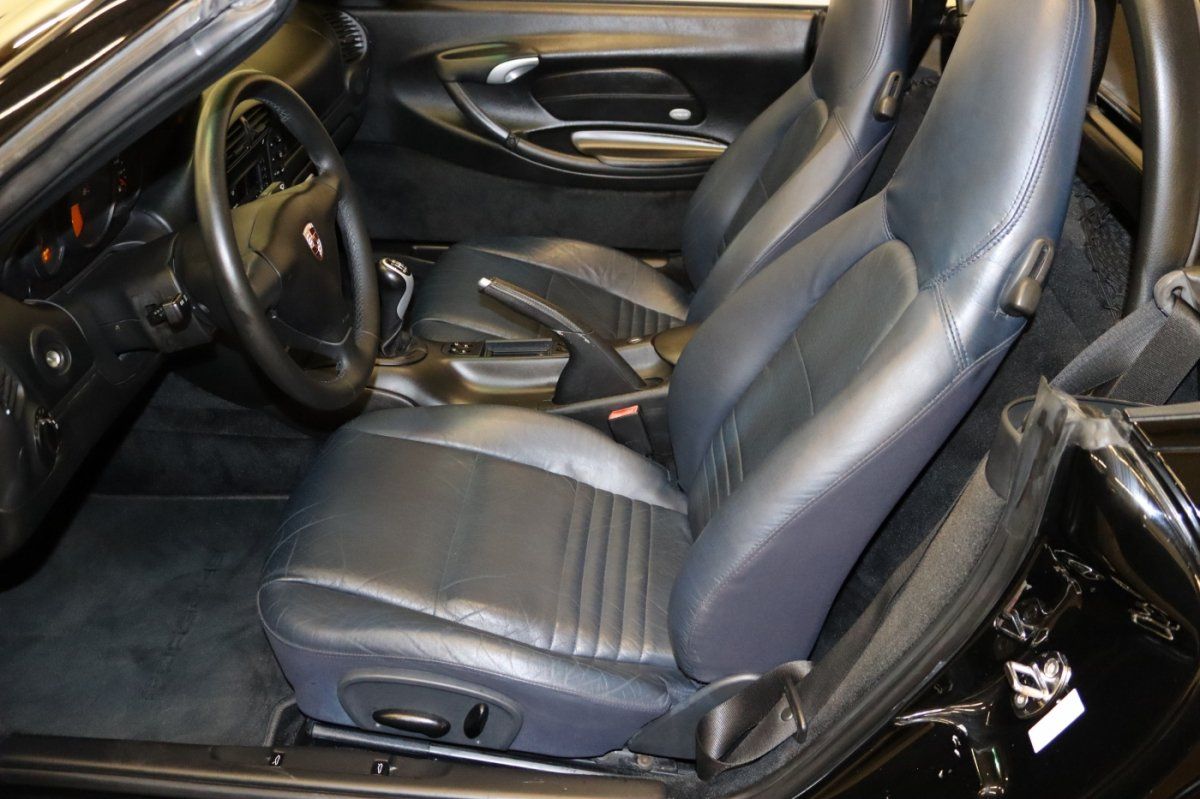 Used 2004 Porsche Boxster RWD image 22