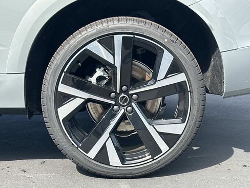 New 2026 Volvo XC60 B5 Ultra w/ Climate Package image 22