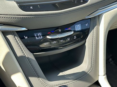 Certified 2024 Cadillac XT5 Premium Luxury AWD/4WD image 31