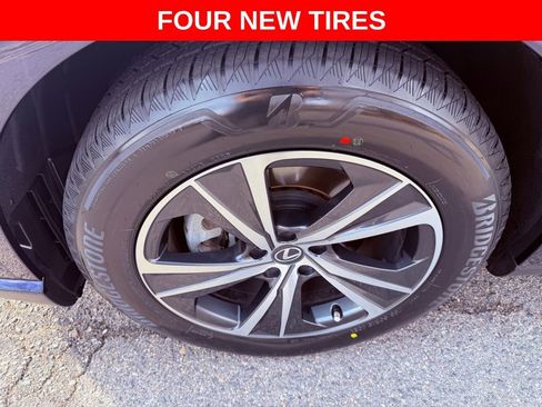 Certified 2025 Lexus RX 350 Premium w/ Accessory Package (Z1) image 4