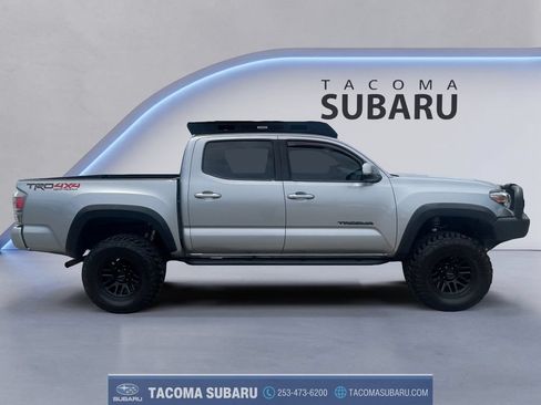 Used 2020 Toyota Tacoma TRD Off-Road w/ Technology Package AWD/4WD image 6