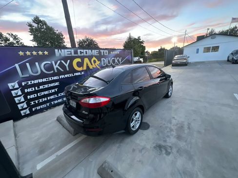 Used 2018 Ford Fiesta SE FWD image 7