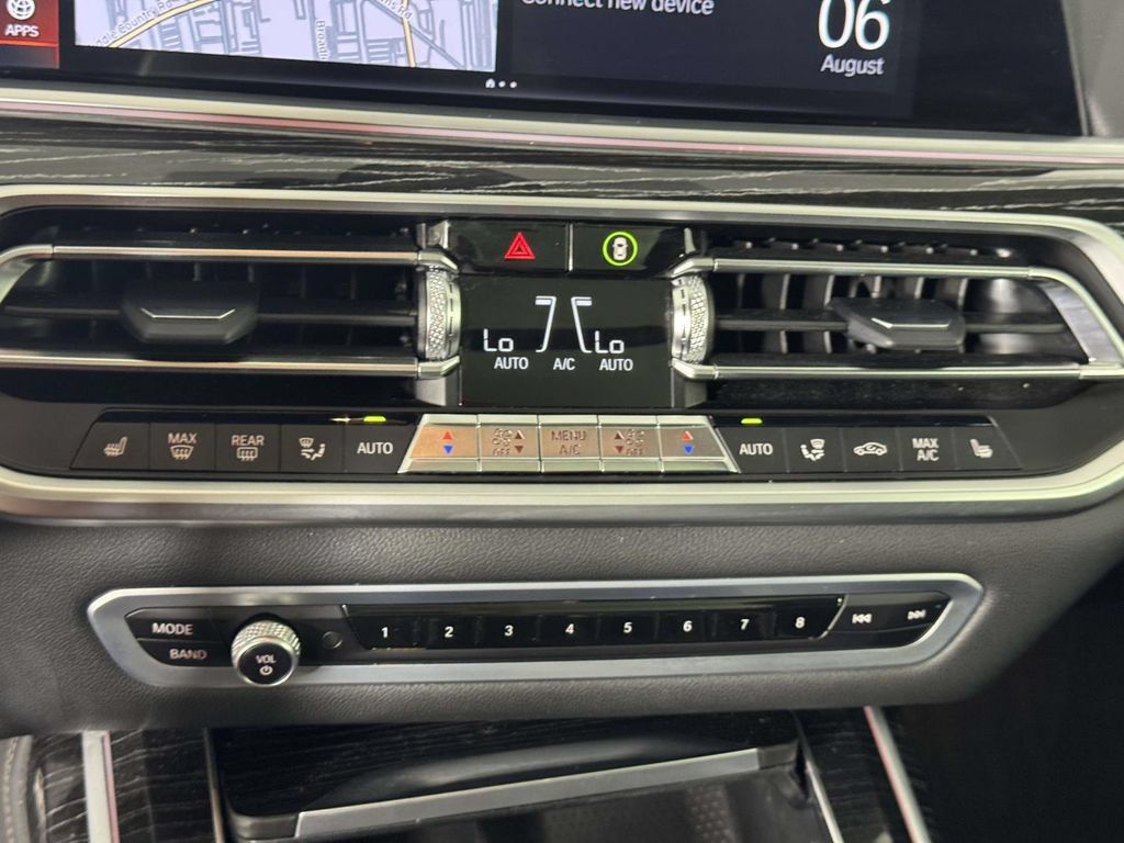 Used 2022 BMW X7 xDrive40i w/ M Sport Package AWD/4WD image 28
