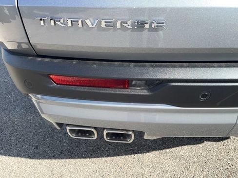 New 2026 Chevrolet Traverse LT w/ Sun and Wheel Package FWD image 11