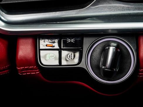 Used 2020 Porsche Panamera GTS image 31