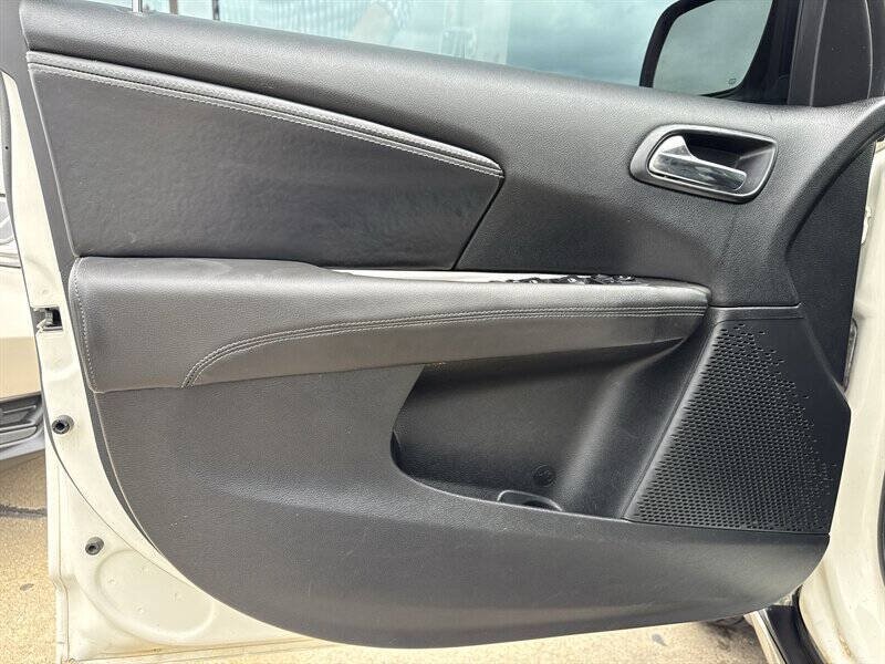 Used 2020 Dodge Journey Crossroad FWD image 18