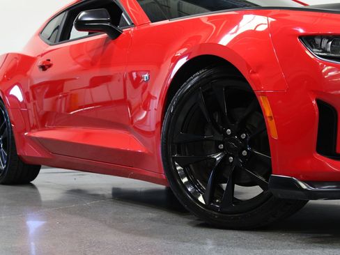 Used 2019 Chevrolet Camaro LT w/ 1LE Track Performance Package RWD image 4