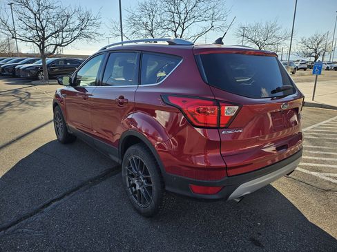 Used 2019 Ford Escape Titanium image 8