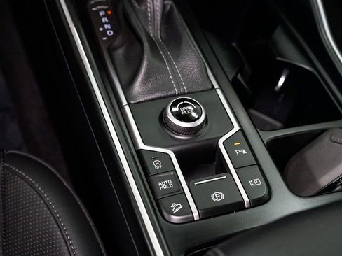 Used 2025 Kia Sorento S image 24