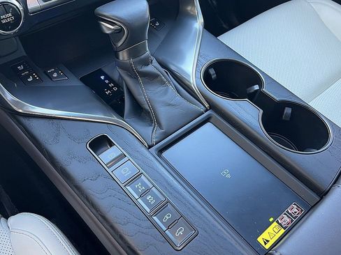 Used 2023 Lexus LX 600 4WD w/ Accessory Package (Z1) image 22