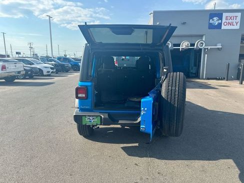 Used 2022 Jeep Wrangler Unlimited Sport AWD/4WD image 24