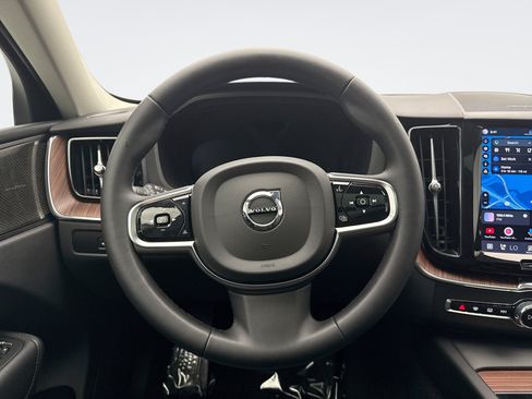 Used 2023 Volvo XC60 B5 Plus w/ Climate Package AWD/4WD image 12