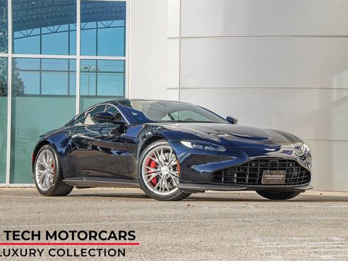 Used 2022 Aston Martin V8 Vantage Coupe image 1