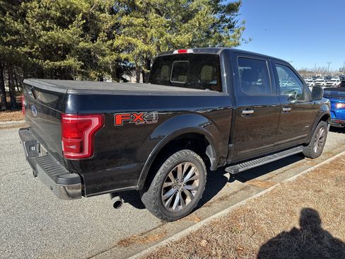 Used 2017 Ford F150 Lariat w/ Equipment Group 502A Luxury image 10