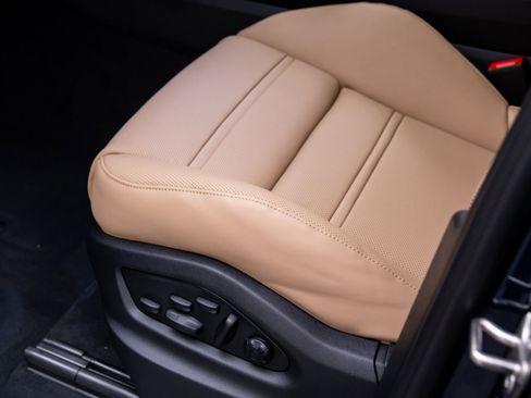 New 2026 Porsche Cayenne image 16