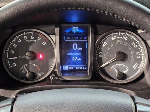 Used 2017 Toyota Tacoma TRD Sport w/ Tow Package (A/T) AWD/4WD image 15