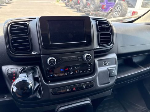 Used 2025 RAM ProMaster 2500 w/ Convenience Group FWD image 24
