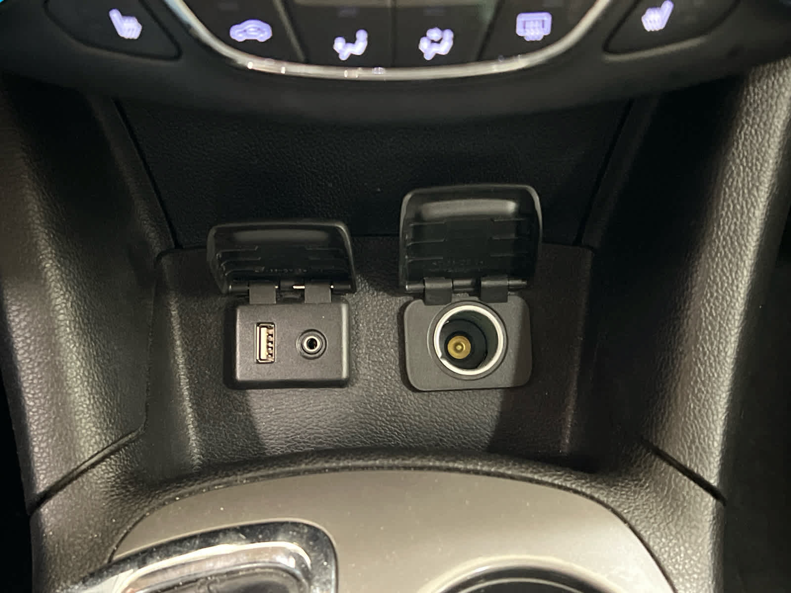 Used 2017 Chevrolet Cruze LT w/ Sun And Sound Package FWD image 18