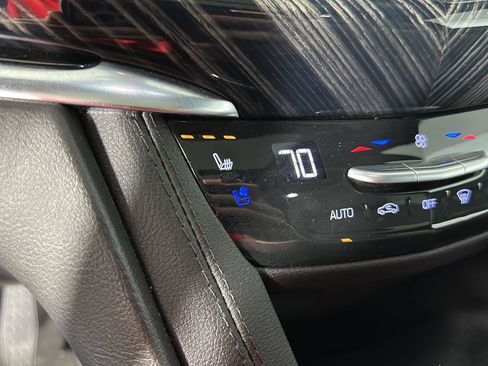 Used 2024 Cadillac XT6 Premium Luxury AWD/4WD image 22