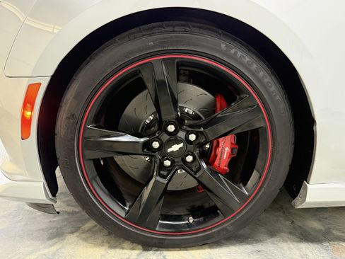 Used 2016 Chevrolet Camaro SS RWD image 23