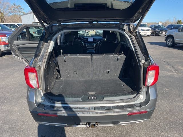Used 2021 Ford Explorer XLT w/ Equipment Group 202A AWD/4WD image 17