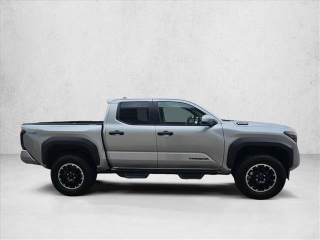 Used 2025 Toyota Tacoma TRD Off-Road AWD/4WD image 4