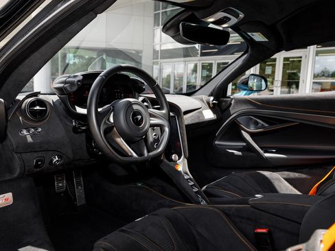Used 2025 McLaren 750S RWD image 53