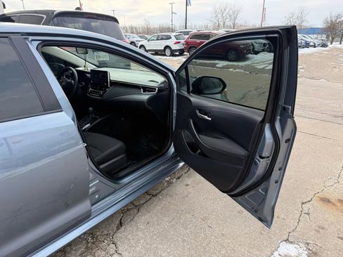 Used 2021 Toyota Corolla LE image 23