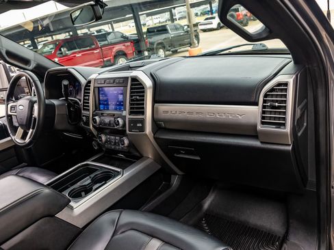 Used 2021 Ford F250 Platinum w/ FX4 Off-Road Package image 14