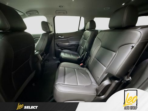 Used 2023 GMC Acadia SLT FWD image 24
