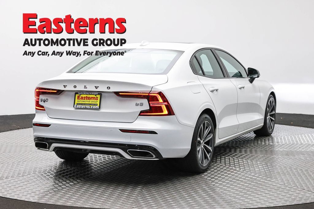 Used 2022 Volvo S60 B5 Inscription FWD image 7