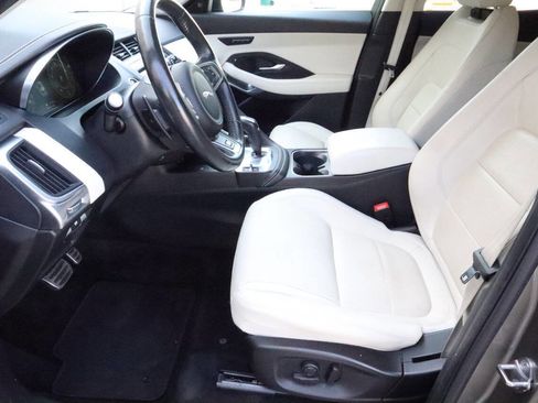 Used 2020 Jaguar E-PACE R-Dynamic S image 3