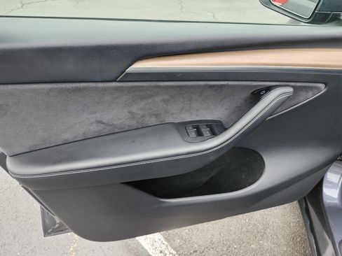 Used 2023 Tesla Model Y Long Range image 28