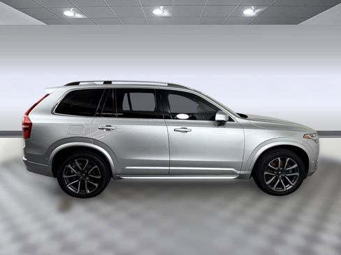 Used 2018 Volvo XC90 T6 Momentum w/ Convenience Package AWD/4WD image 8