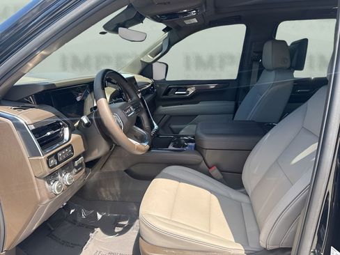 Used 2026 GMC Yukon XL Elevation w/ Elevation Premium Package AWD/4WD image 8