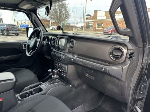 Used 2019 Jeep Wrangler Unlimited Sport S AWD/4WD image 17