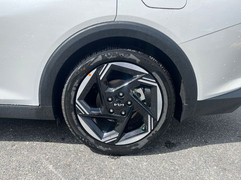 New 2025 Kia K4 EX image 9