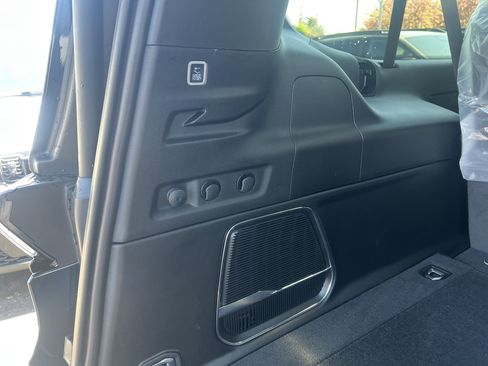 New 2026 Jeep Grand Wagoneer L Limited AWD/4WD image 12