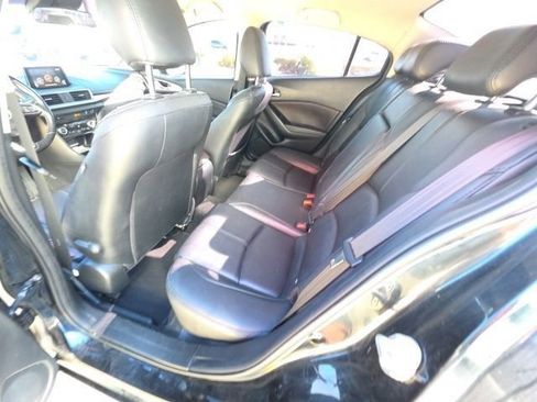 Used 2018 MAZDA MAZDA3 Touring image 24