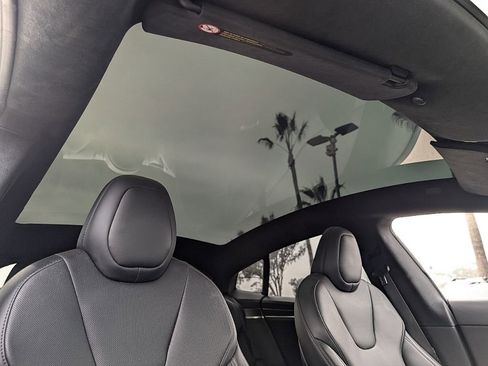 Used 2021 Tesla Model S Plaid image 15