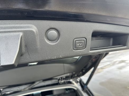 Used 2021 Chevrolet Equinox Premier image 8