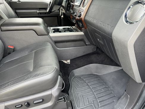 Used 2011 Ford F250 Lariat w/ Lariat Interior Pkg AWD/4WD image 20