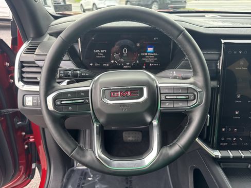 Certified 2024 GMC Acadia Elevation w/ Luxury Package AWD/4WD image 11