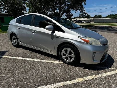 Used 2013 Toyota Prius Three w/ Solar Roof Pkg FWD image 6